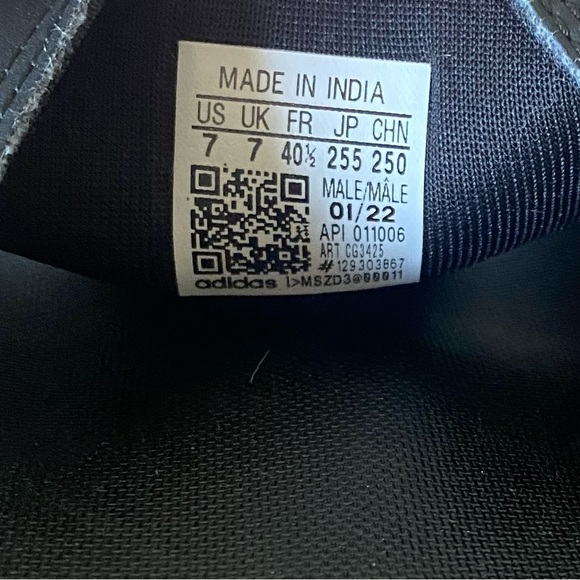 Adidas Man’s Slippers size 7 - Picture 2 of 3